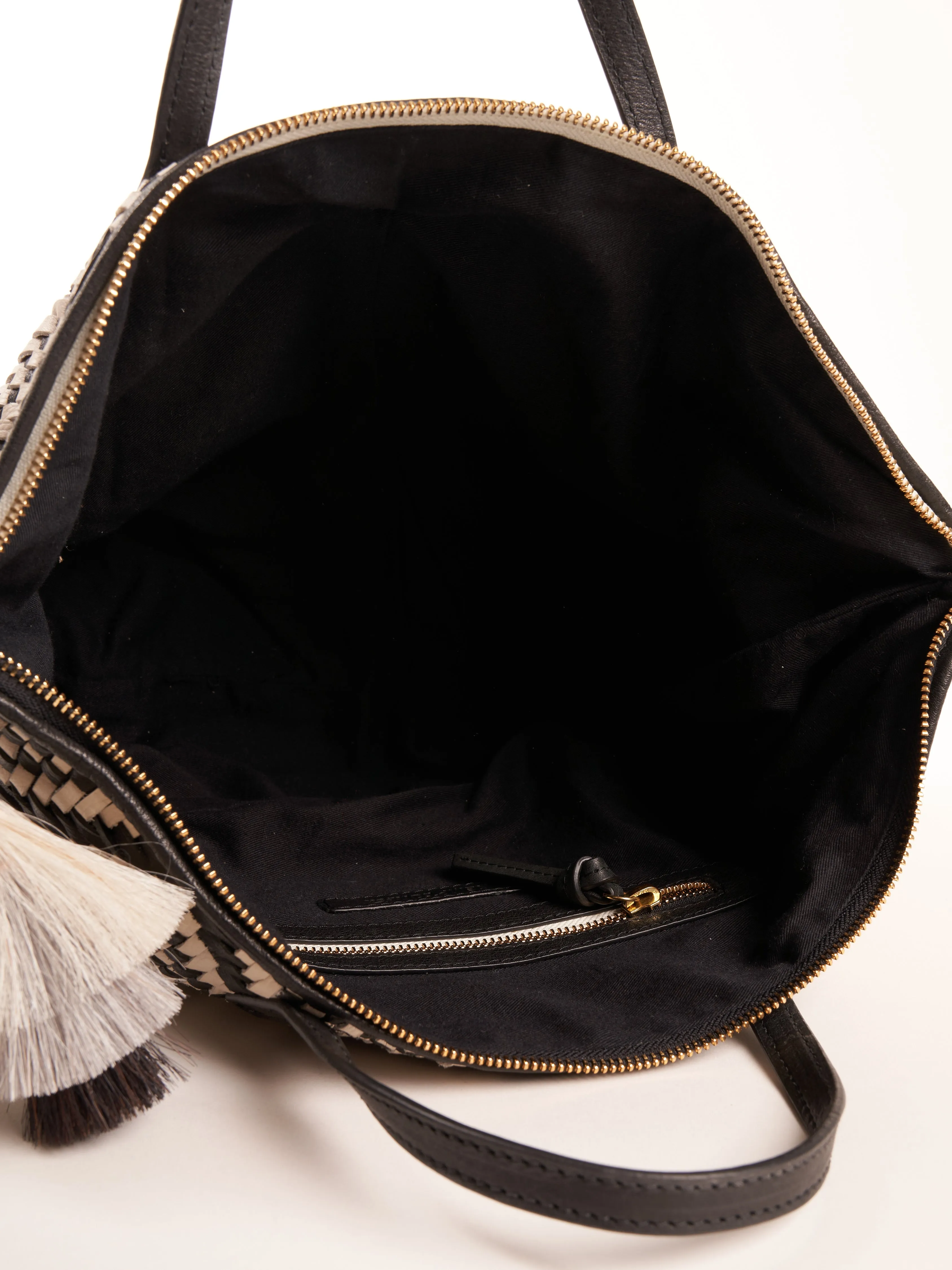 devon holdall - black & white