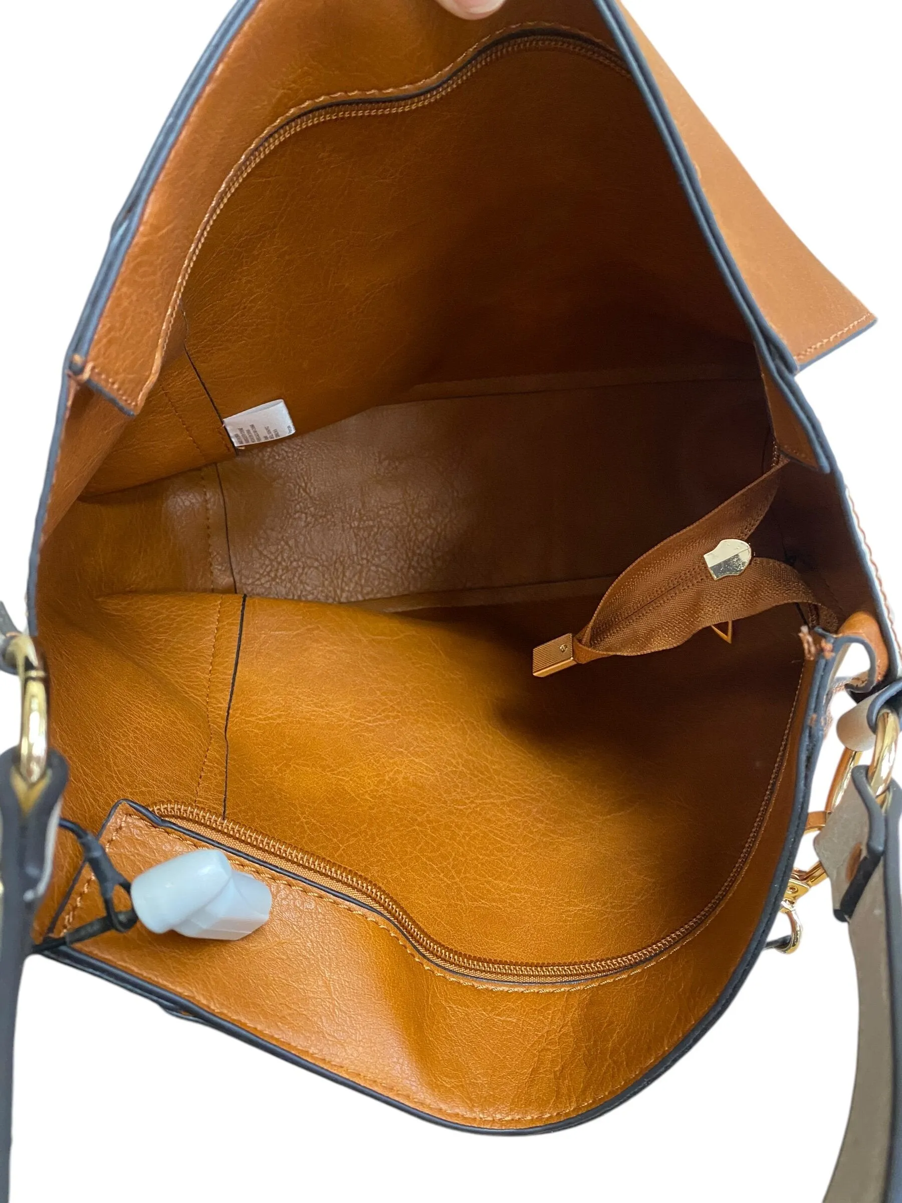 Handbag By Clothes Mentor  Size: Medium