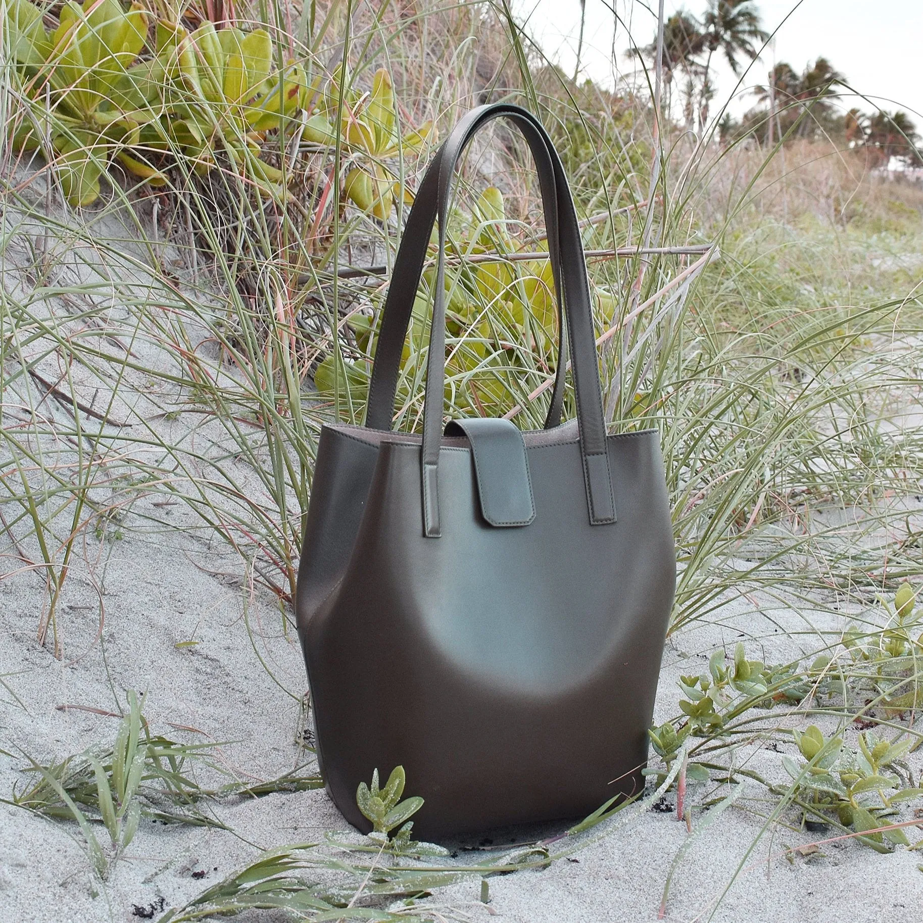 La Borsa Tote Bucket Bag